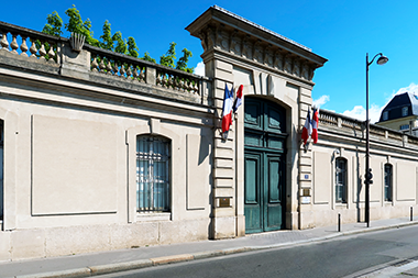The view from the road of the Hôtel Cassini – courtesy of the French Wikipedia