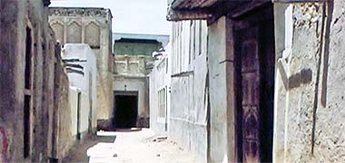 A sikka in the centre of Doha in 1966 – image developed from a YouTube video