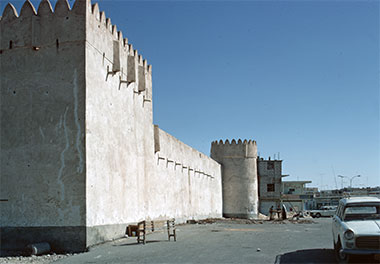 View south along the west wall of the al-Kuwt fort, March 1972