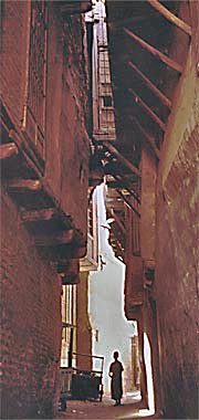 A sikka in the old quarters of Baghdad