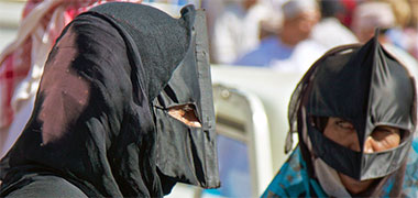 Two Omani women wearing the batula – with the permission of Dr. John Prosser
