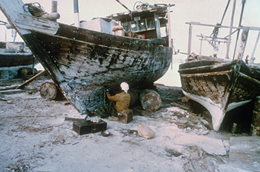 A boat being maintained – an image issued by the Ministry of Information