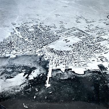 Oblique photograph from the north-east of Doha, 1952