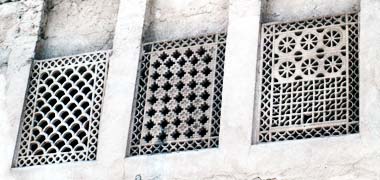 Carved naqsh panels on a building in the Bastakiya area of Dubai, April 1975