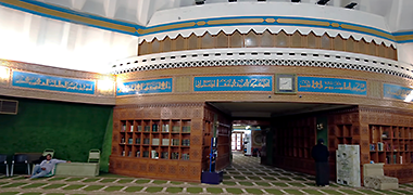 Interior image of the Sheikha Fatima mosque in Kuwait – screenshot from a YouTube video by Ibna Battuta