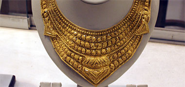 A solid gold necklace