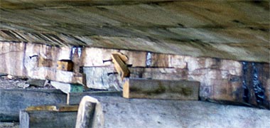 A half-lap splice between two timbers of a keel