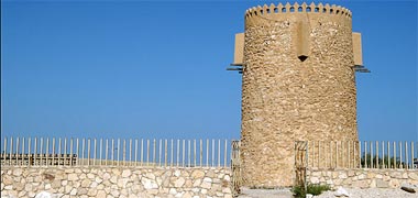 The tower at al-Khor – with the permission of Brian McMorrow on PBase 