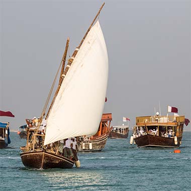A local craft under lateen sail in the West Bay – with permission from Gábor Somogyi-Tóth on Flickr