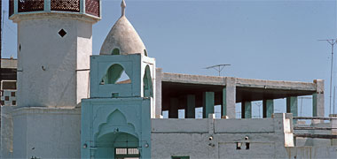 Decorative cupola above the entrance to a Doha mosque, June 1972