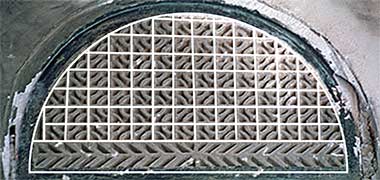 Illustration of the grid behind the carving of a naqsh panel