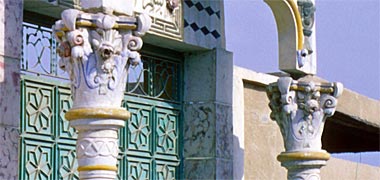 Grille incorporated into entrance gates to a palace, 1975