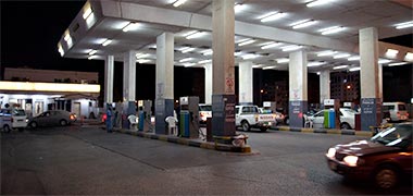 A petrol station in the centre of Doha, 2008