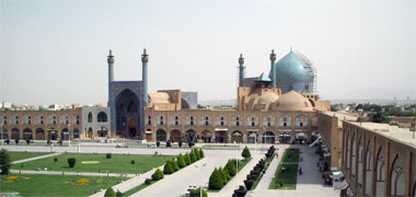 The Shah mosque, Isfahan – by courtesy of Wikipedia