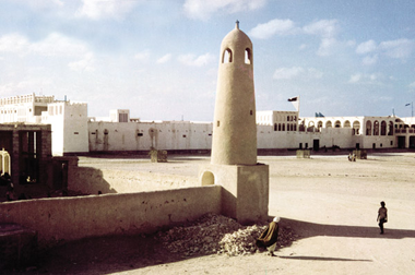 A view past the Sheikhs’ Mosque in 1953 looking approximately north-west to Sheikh Abdullah&rsquo;s development