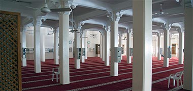 The interior of the masjid in suq Waqf, 2008