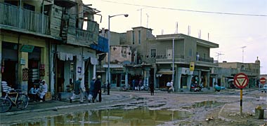 A partially flooded street in Doha’s suq in 1972