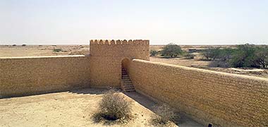 The south-west corner of the qal&rsquo;at at al-Thaqab – with the permission of Dawn at Bon Island, Phuket, Thailand on Flickr