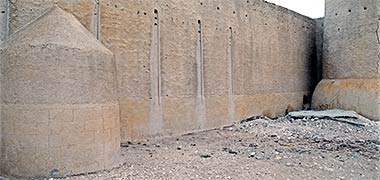 The mihrab of the mosque incorporated into the Wajbah fort, 1981