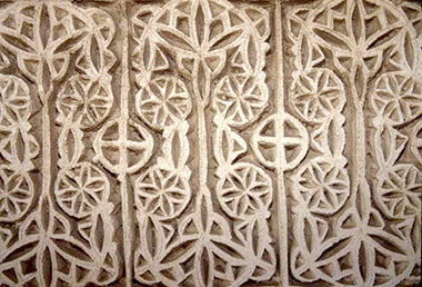Carved in-situ naqsh in an old Wakra house, 1975 – with the permission of Christine Osborne