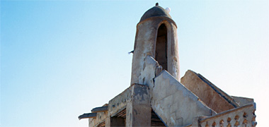 An old mosque in Wakra, May 1973