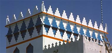 A complex development of the shurfa detail in Wakra