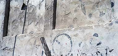 The decorative treatment of an internal wall with geometrical motifs