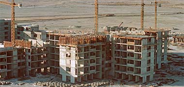 An aerial view of the Candilis intermediate staff housing project under construction in 1977