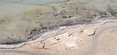 An aerial view, looking almost due west, of the ruins of the mosque at al-Freiha – courtesy of the Qatar Museums Authority/Al Zubarah Archaeological Site