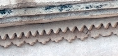 Decorative treatment to a cornice at al-Wakra