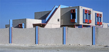Colour applied to an Intermediate Staff house in the New District of Doha, 1985