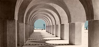A colonnade within the Ministry of Information, 1980
