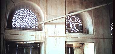 Detail of the naqsh openings in the first floor room of a residential complex in Wakra, April 1975