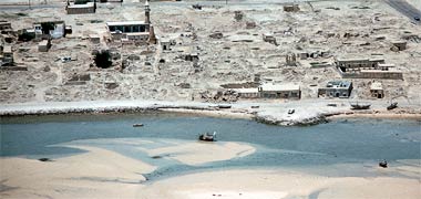 Silting adjacent to the coast at Wakra, May 1976